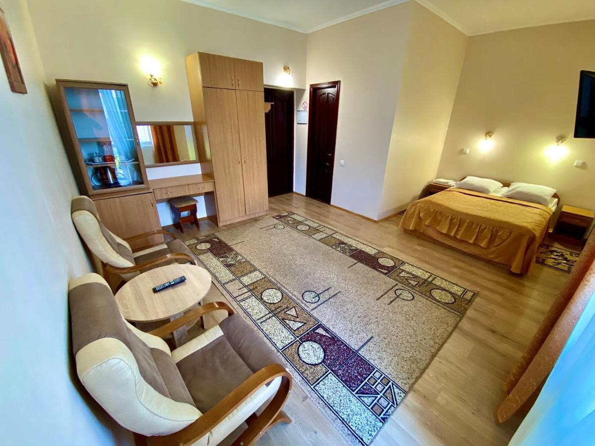 Hotel Orion Morshyn Buitenkant foto
